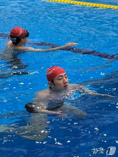 본문 이미지 - 전남지역 수상구조사 국가자격시험이 치러지고 있는 모습.(여수해경 제공. 재판매 및 DB 금지) 2025.9.30