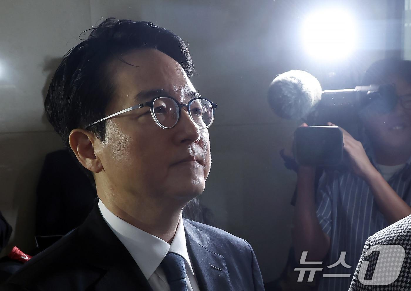 심우정 전 검찰총장이 30일 오전 서울 서초구 서초중앙로 해병대원 순직 사건 관련 의혹을 수사하는 순직해병특검팀&#40;특별검사 이명현&#41;으로 이종섭 호주대사 임명 및 도피성 출국 관련 피의자 신분으로 소환되고 있다. 2025.9.30/뉴스1 ⓒ News1 박정호 기자