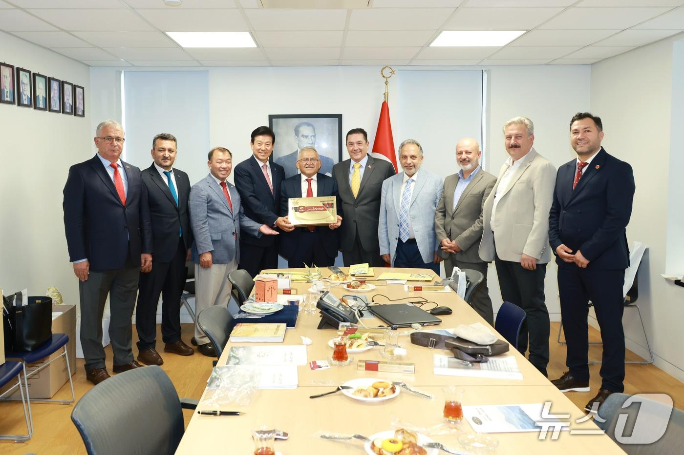 금산군·튀르키예 카이세리광역시·산하 구 교류·협력 논의 모습 (금산군 제공.재판매 및 DB금지)/뉴스1