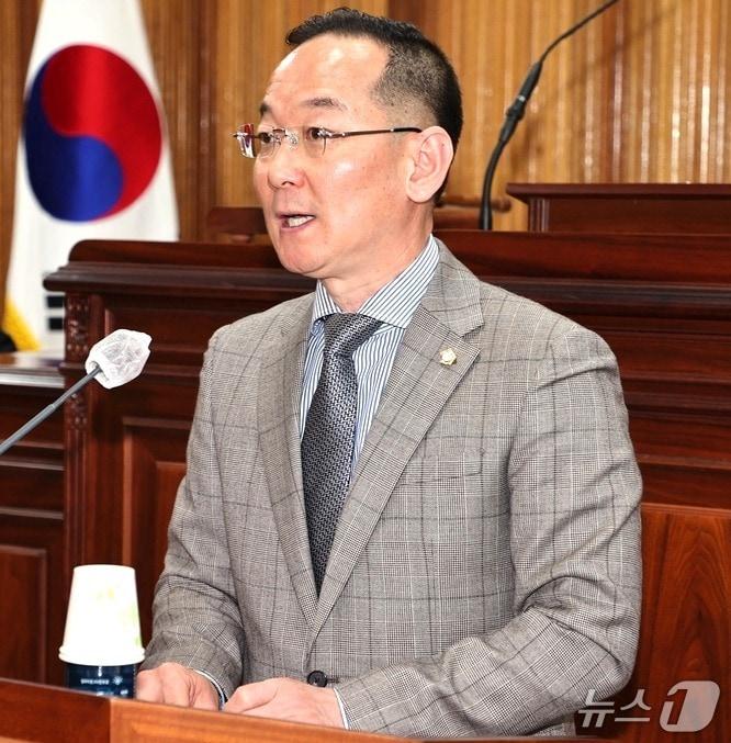 본문 이미지 - 충북 영동군의회 더불어민주당 이수동 의원 /뉴스1