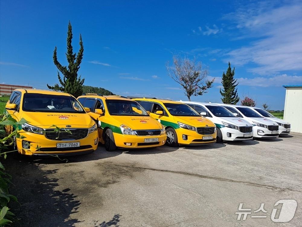 본문 이미지 - 김제시가 교통약자를 위해 운영 중인 장애인 콜택시.&#40;김제시 제공. 재판매 및 DB금지&#41;