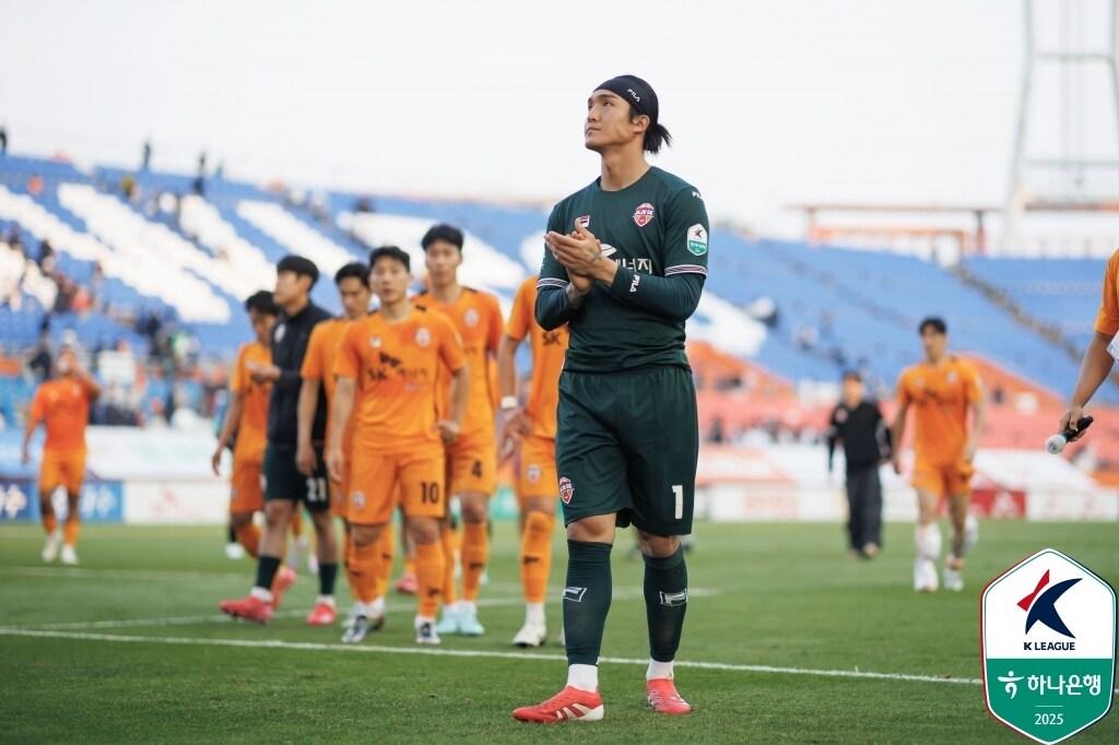 본문 이미지 - 제주 SK 골키퍼 김동준. (한국프로축구연맹 제공)