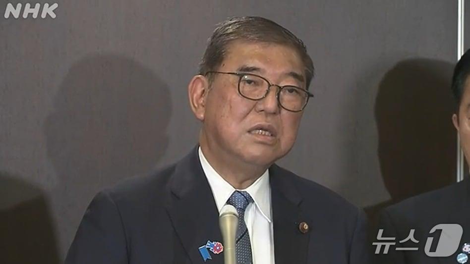 본문 이미지 - 이시바 시게루 일본 총리가 30일 이재명 대통령과 부산에서 회담한 후 기자들과 만나 발언하고 있다. &#40;NHK 방송 캡처&#41;