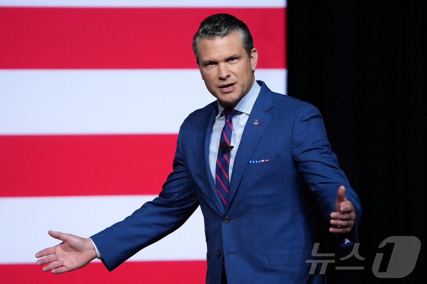 피트 헤그세스 미국 전쟁부&#40;법적 명칭은 국방부&#41; 장관이 30일&#40;현지시간&#41; 미국 버지니아주 콴티코 해병대 기지에서 군 장성들에게 연설하고 있다. 2025.09.30. ⓒ 로이터=뉴스1 ⓒ News1 류정민 특파원