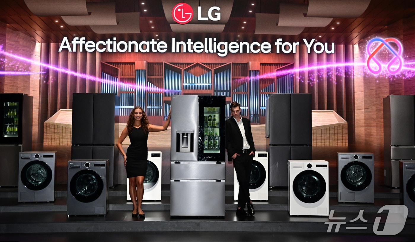 LG전자가 현지시간 5일부터 독일 베를린에서 열리는 유럽 최대 가전 전시회 ‘IFA 2025’에 참가한다. 사진은 LG전자 현지 부스 전경.&#40;LG전자 제공&#41;