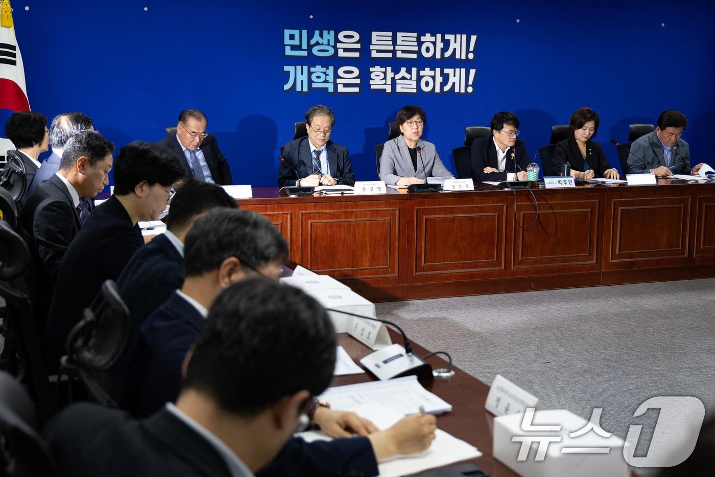 정은경 보건복지부 장관이 4일 서울 여의도 국회 의원회관에서 열린 보건복지위원회 당·정·대 협의에서 모두 발언을 하고 있다. 2025.9.4/뉴스1 ⓒ News1 유승관 기자