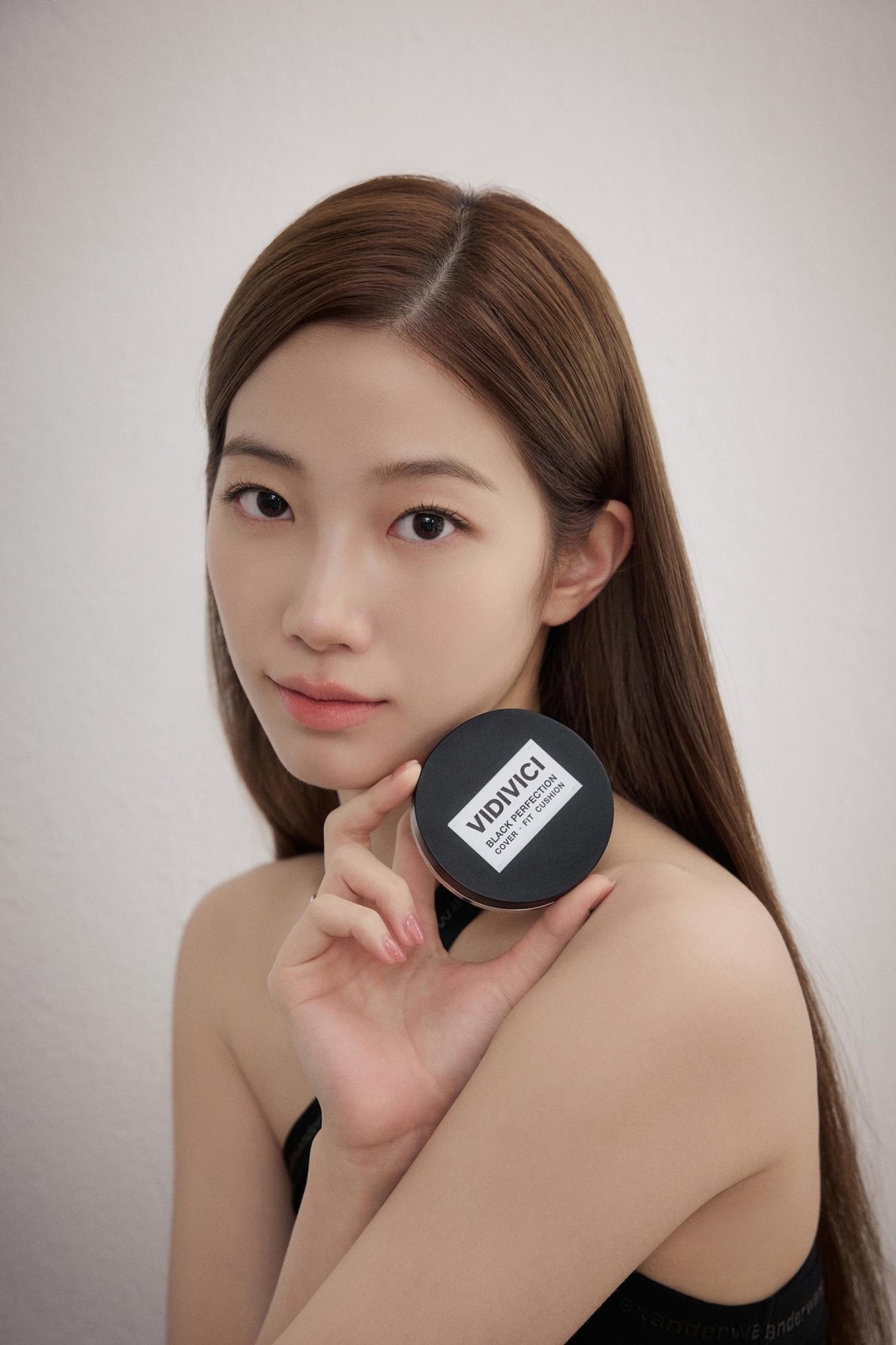 본문 이미지 - 비디비치 블랙 퍼펙션 커버 핏 쿠션.(신세계인터내셔날 제공)