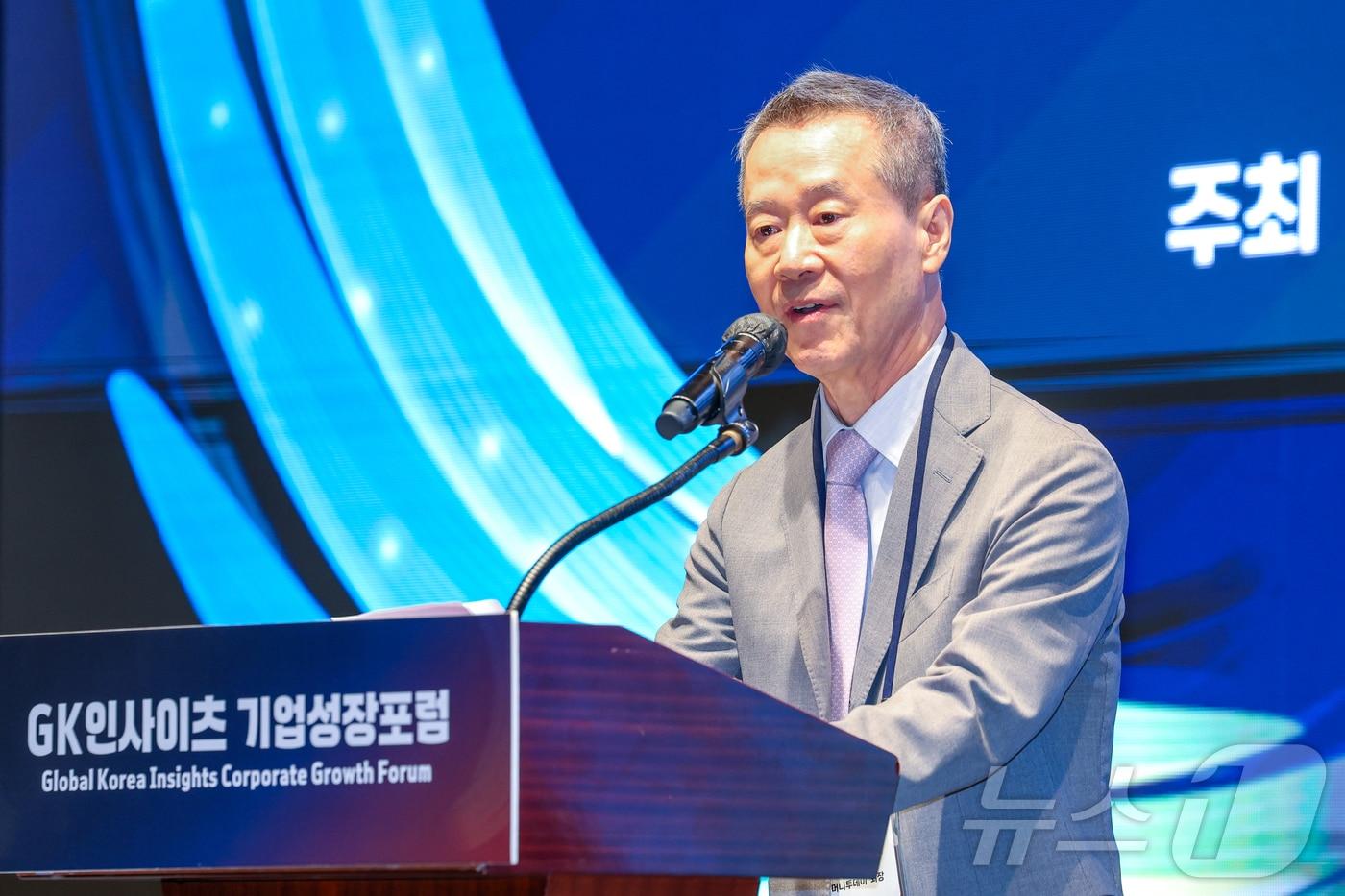 홍선근 머니투데이 회장이 4일 오전 서울 중구 웨스틴 조선 서울에서 열린 글로벌코리아인사이츠&#40;GK인사이츠&#41;·머니투데이 주최 &#39;글로벌코리아 인사이츠 포럼&#39;에 참석해 축사를 하고 있다. 2025.9.4/뉴스1 ⓒ News1 안은나 기자