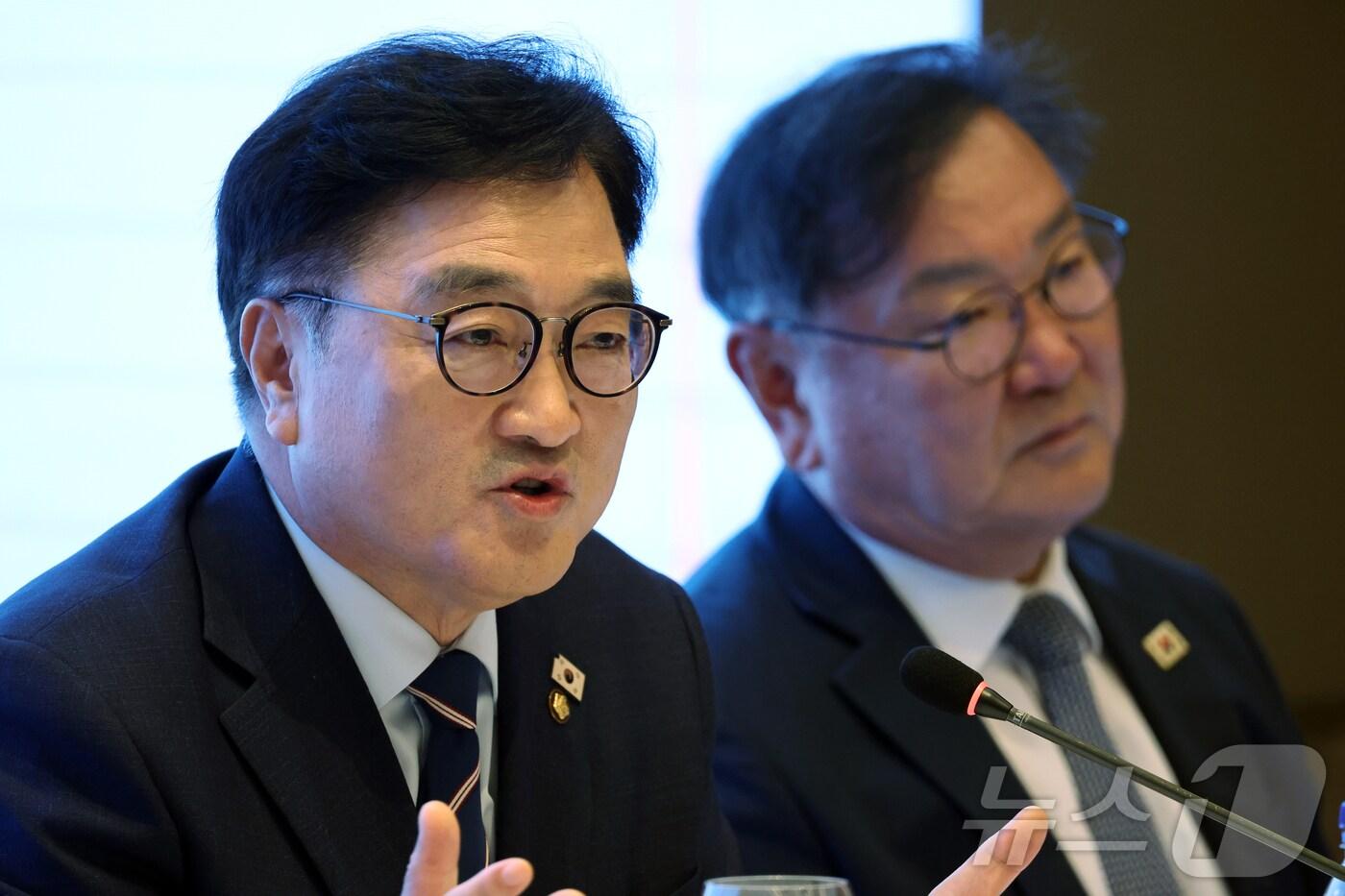 우원식 국회의장이 4일 오후 중국 베이징의 한 호텔에서 가진 국회의장 주최 베이징 특파원 오찬간담회에서 특파원들의 질문에 답하고 있다. 2025.9.4/뉴스1 ⓒ News1 박정호 기자