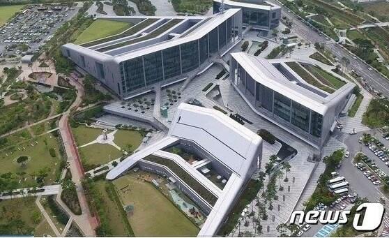 본문 이미지 -  충남도청 전경. / 뉴스1