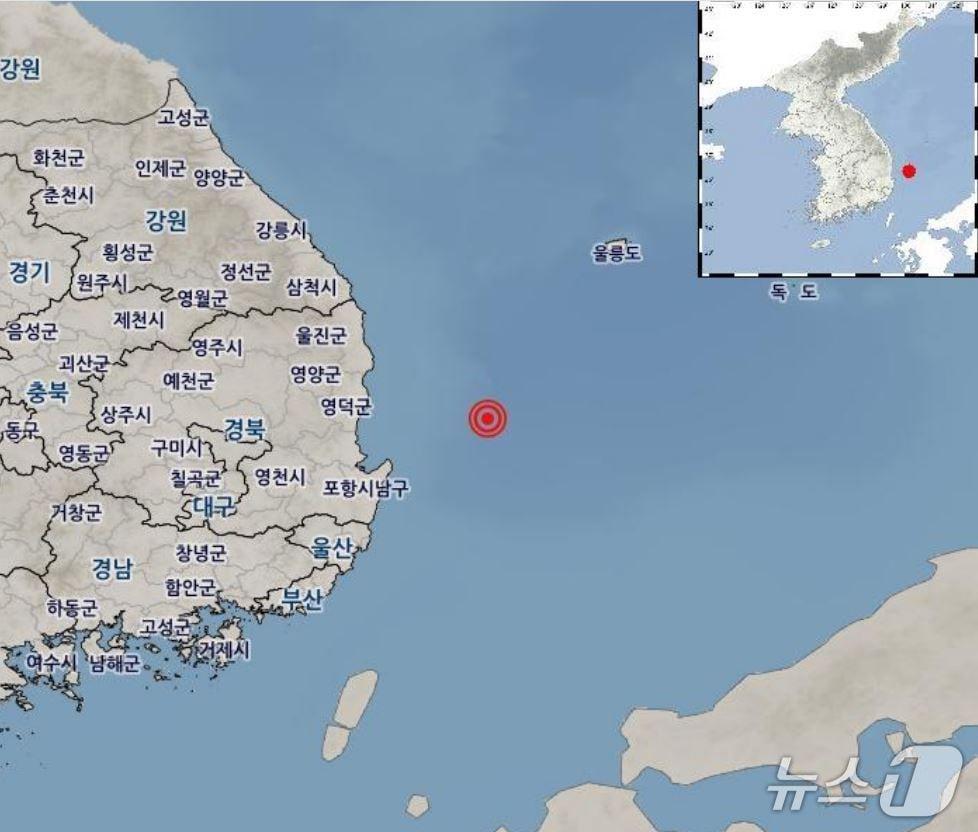 본문 이미지 - 5일 0시45분에 경북 영덕군 동쪽 68㎞ 해역에서 규모 2.5의 지진이 발생했다고 기상청이 밝혔다.사진은 기상청 지진 발생지 안내 그래픽(기상청 갈무리.재판매 및 DB금지)