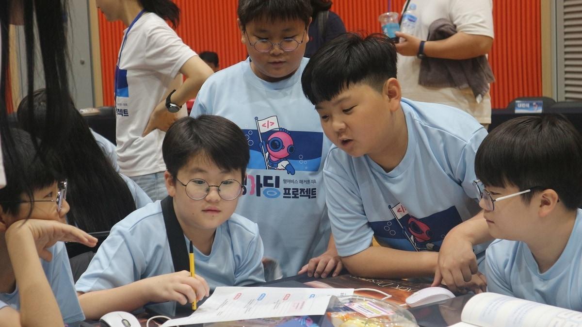 본문 이미지 - 펄어비스가 전국 초등학생 대상 해커톤 &#39;딩가딩 프로젝트&#39;를 마무리했다.&#40;펄어비스 제공. 재판매 및 DB금지&#41;2025.9.5/뉴스1