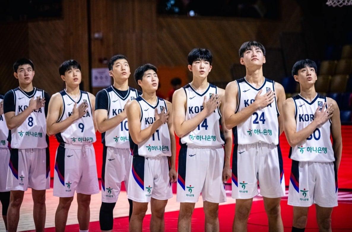 본문 이미지 - 한국 U16 농구대표팀.&#40;FIBA 홈페이지 캡처&#41;