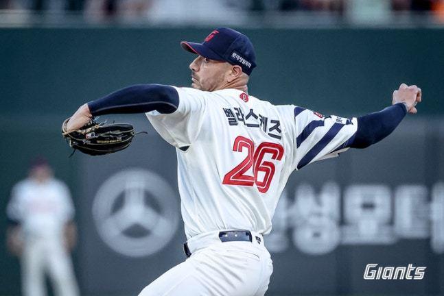 본문 이미지 - 롯데 외국인 투수 벨라스케즈.&#40;롯데 자이언츠 제공&#41;