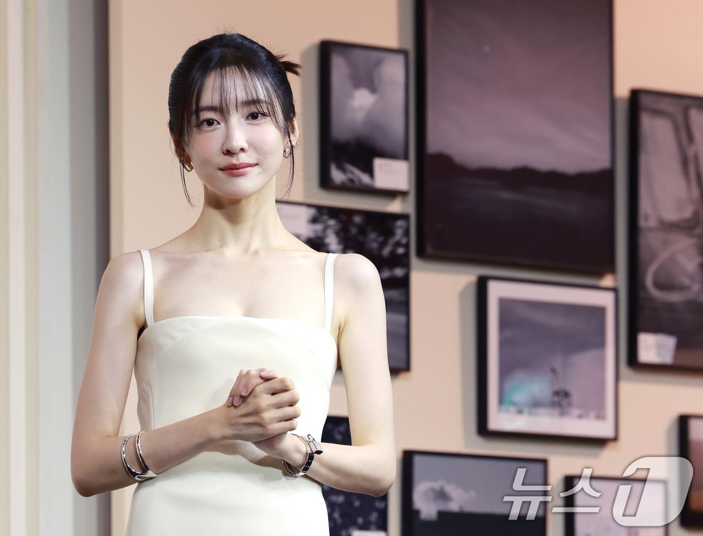 본문 이미지 - 배우 박지현이 5일 서울 중구 앰배서더 서울 풀만 호텔에서 열린 넷플릭스 시리즈 '은중과 상연' 제작발표회에 참석해 포즈를 취하고 있다. '은중과 상연'은 매 순간 서로를 가장 좋아하고 동경하며, 또 질투하고 미워하며 일생에 걸쳐 얽히고설킨 두 친구, 은중(김고은 분)과 상연(박지현)의 모든 시간을 마주하는 이야기를 그렸다. 2025.9.5/뉴스1 ⓒ News1 권현진 기자