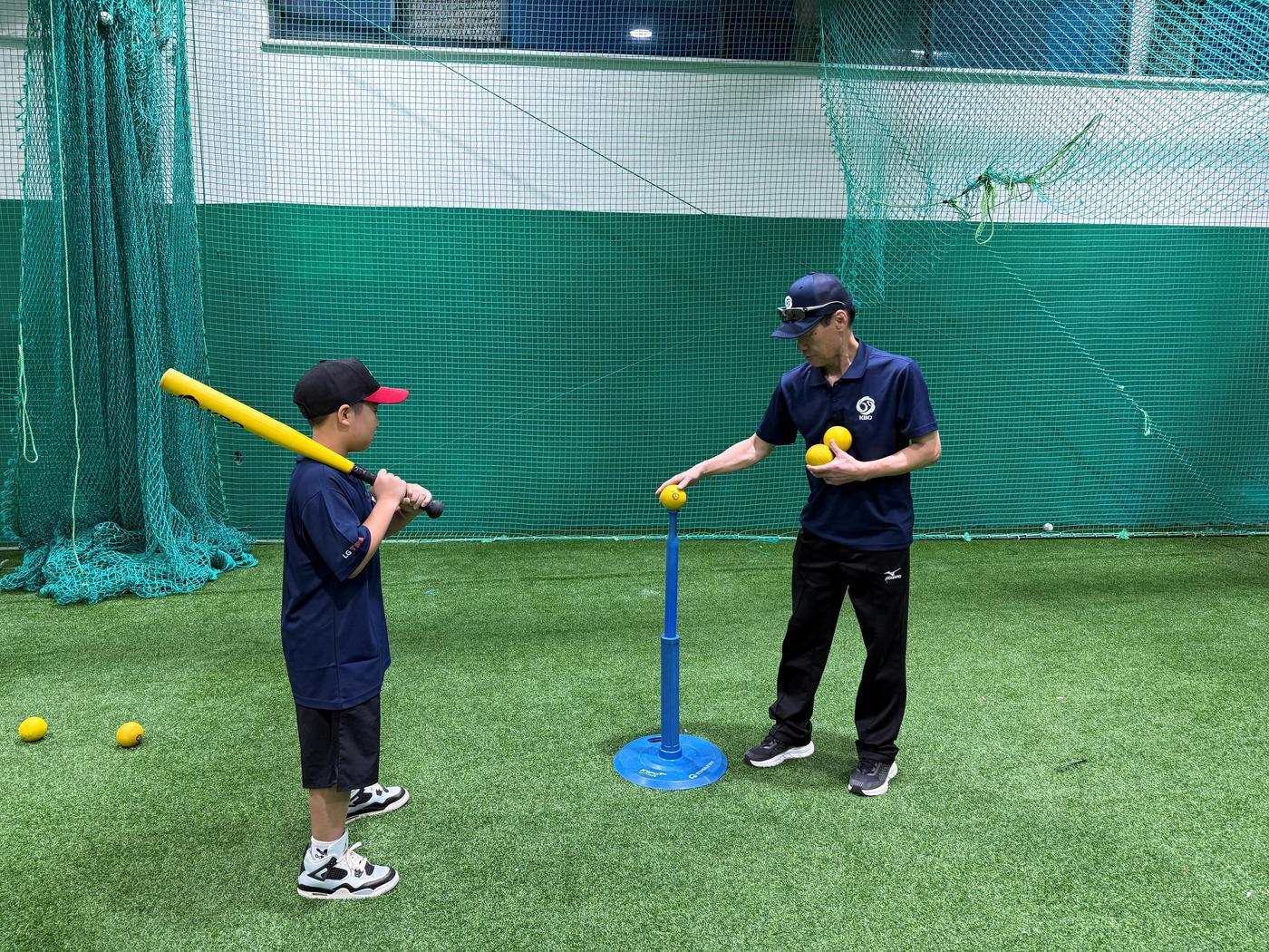 본문 이미지 - KBO 티볼 원데이 클래스. (KBO 제공)