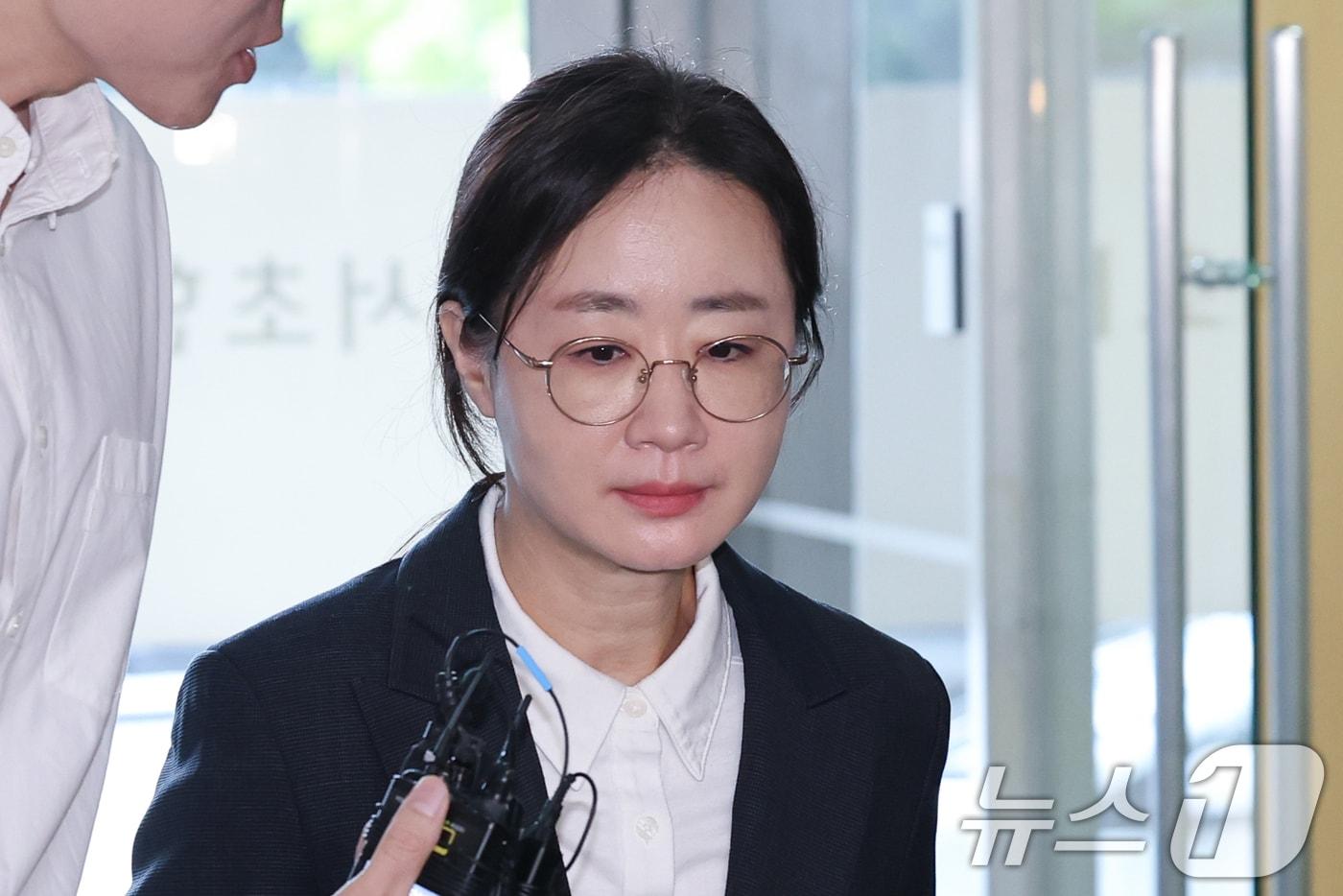 최지현 전 대통령실 인사비서관이 5일 오후 서울 서초구 순직해병특검팀 사무실에서 이종섭 전 국방부 장관의 호주 대사 임명 배경 등 참고인 신분 조사를 받기 위해 출석하고 있다. 2025.9.5/뉴스1 ⓒ News1 안은나 기자