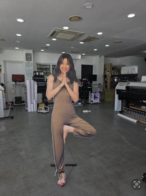 본문 이미지 - 이효리 요가원 등신대 / 아난다 효리 인스타그램 캡처