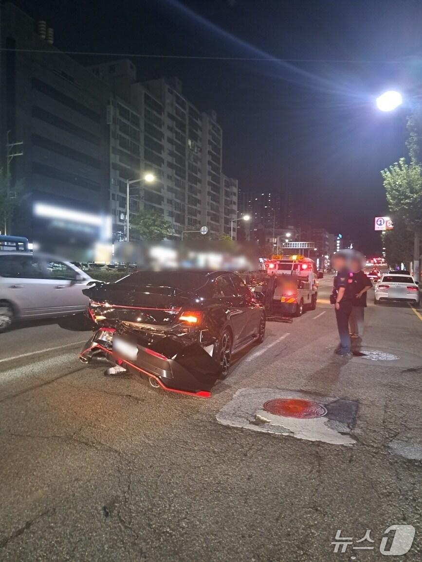 본문 이미지 - 5일 오후 부산 사하구 다대로 3중 추돌 사고 현장.&#40;부산 사하경찰서 제공. 재판매 및 DB 금지&#41;