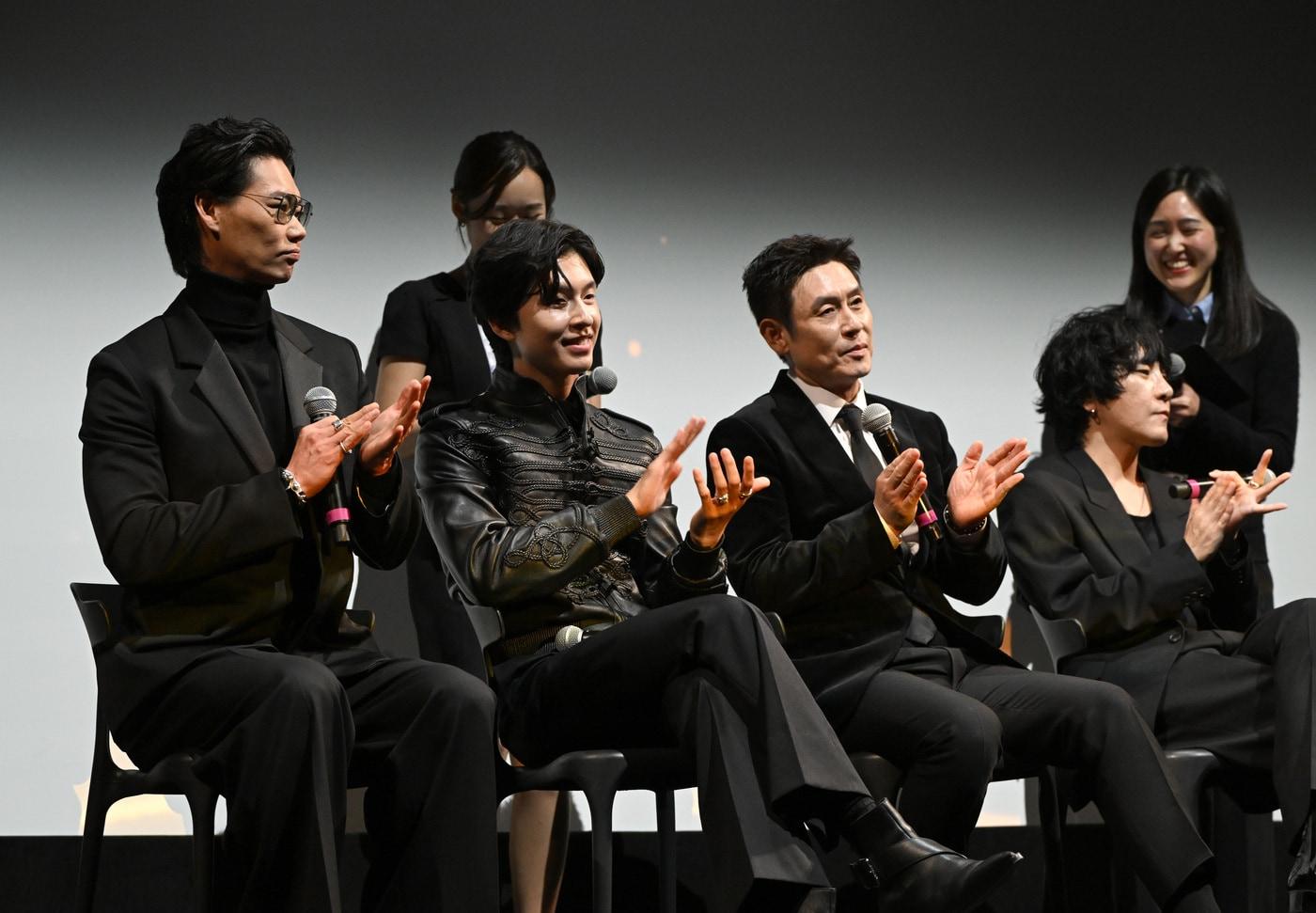 '굿뉴스' 토론토 국제영화제에 참석한 배우 및 감독 왼쪽부터 카사마츠 쇼, 홍경, 설경구, 변성현 감독 /넷플릭스 제공