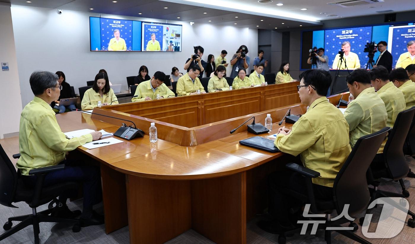 조현 외교부 장관이 6일 서울 종로구 외교부에서 열린 재외국민보호대책본부 본부-공관 합동 대책회의에서 모두발언을 하고 있다. 이날 회의는 미국 조지아주 한국 배터리 공장 건설 현장에서 대대적인 이민 단속으로 한국인이 300명 넘게 체포되는 사태가 벌어진 것과 관련 대책 논의를 위해 열렸다. 2025.9.6/뉴스1 ⓒ News1 김도우 기자