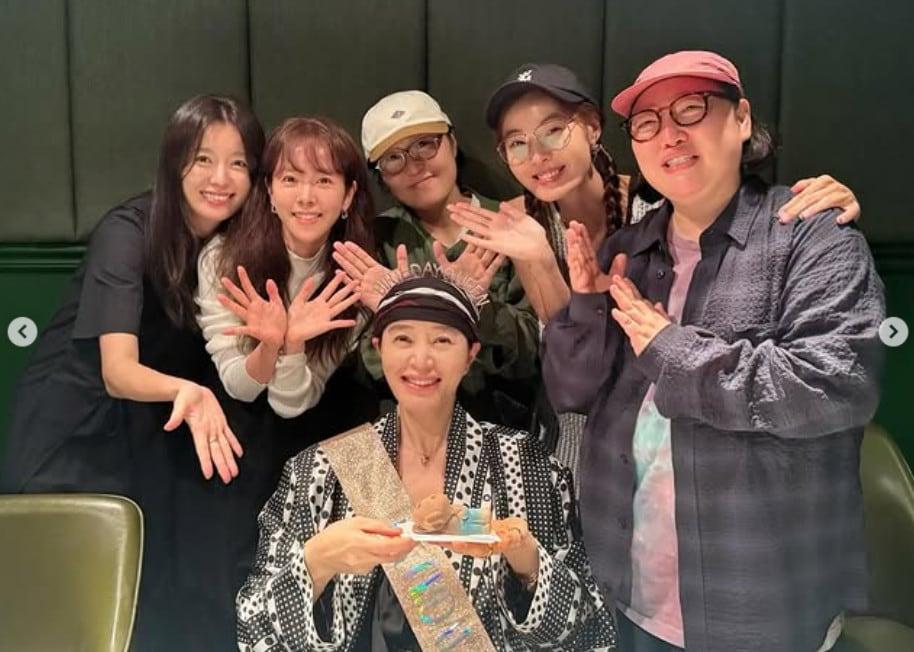 본문 이미지 - 김혜수 인스타그램