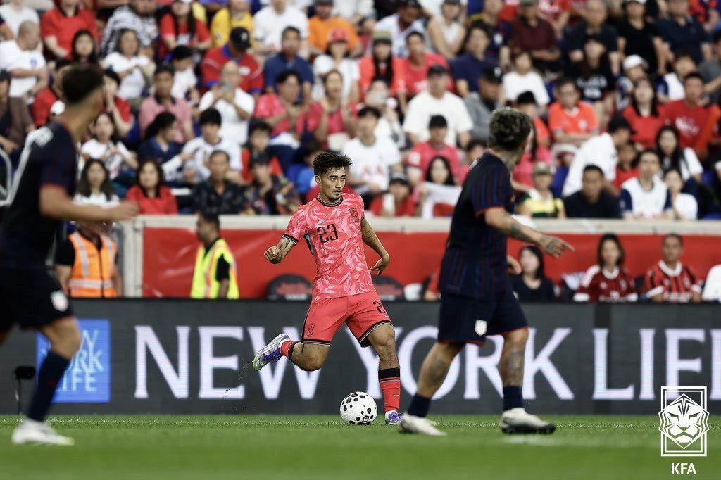 본문 이미지 - 혼혈 국가대표인 옌스 카스트로프(대한축구협회 제공) 