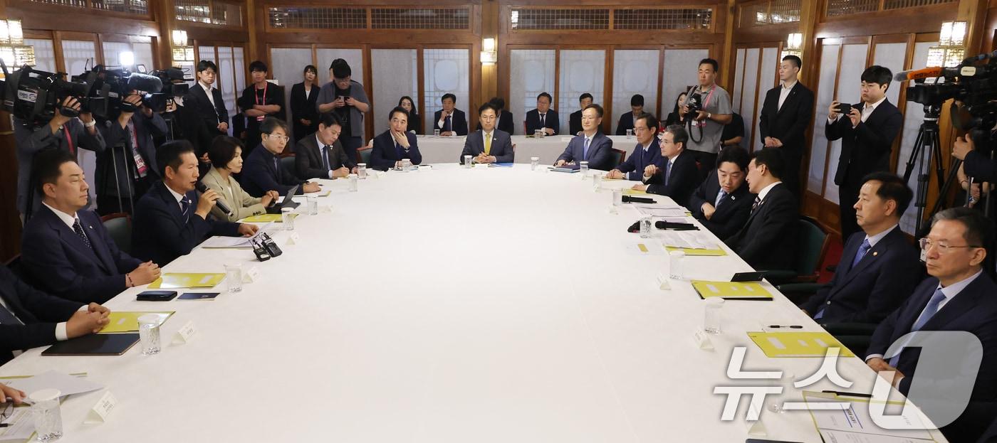 더불어민주당 정청래 대표가 7일 서울 종로구 삼청동 국무총리 서울공관에서 열린 제3차 고위당정협의회에서 발언하고 있다. &#40;공동취재&#41; 2025.9.7/뉴스1 ⓒ News1 박지혜 기자