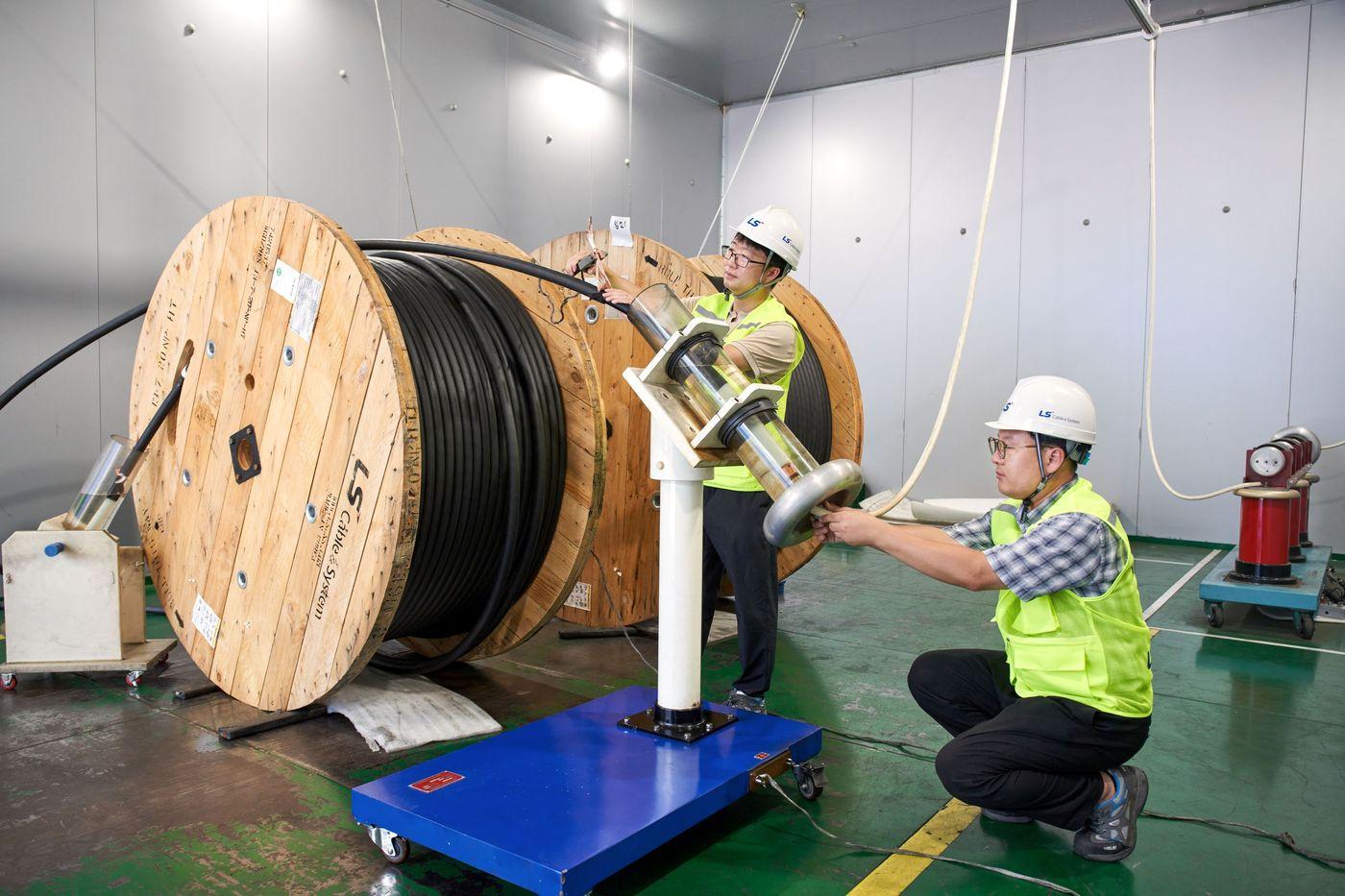 LS전선이 국내 최초 MV 내화 케이블을 상용화했다.(LS전선 제공)