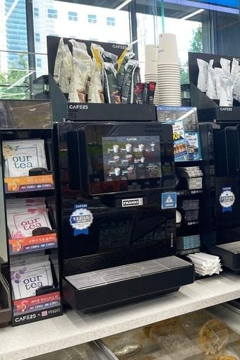 본문 이미지 - &#39;카페25&#39;의 새로운 커피 머신으로 도입한 프랑케 사의 &#39;A400 FLEX&#39;&#40;GS25 제공&#41;