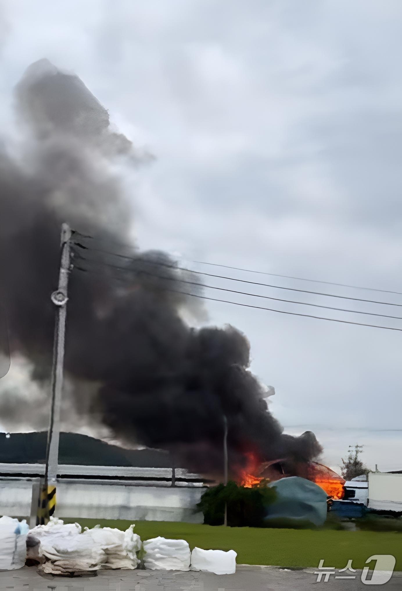 본문 이미지 - 화재 현장. (경기도소방재난본부 제공. 재판매 및 DB 금지) 2025.9.8/뉴스1