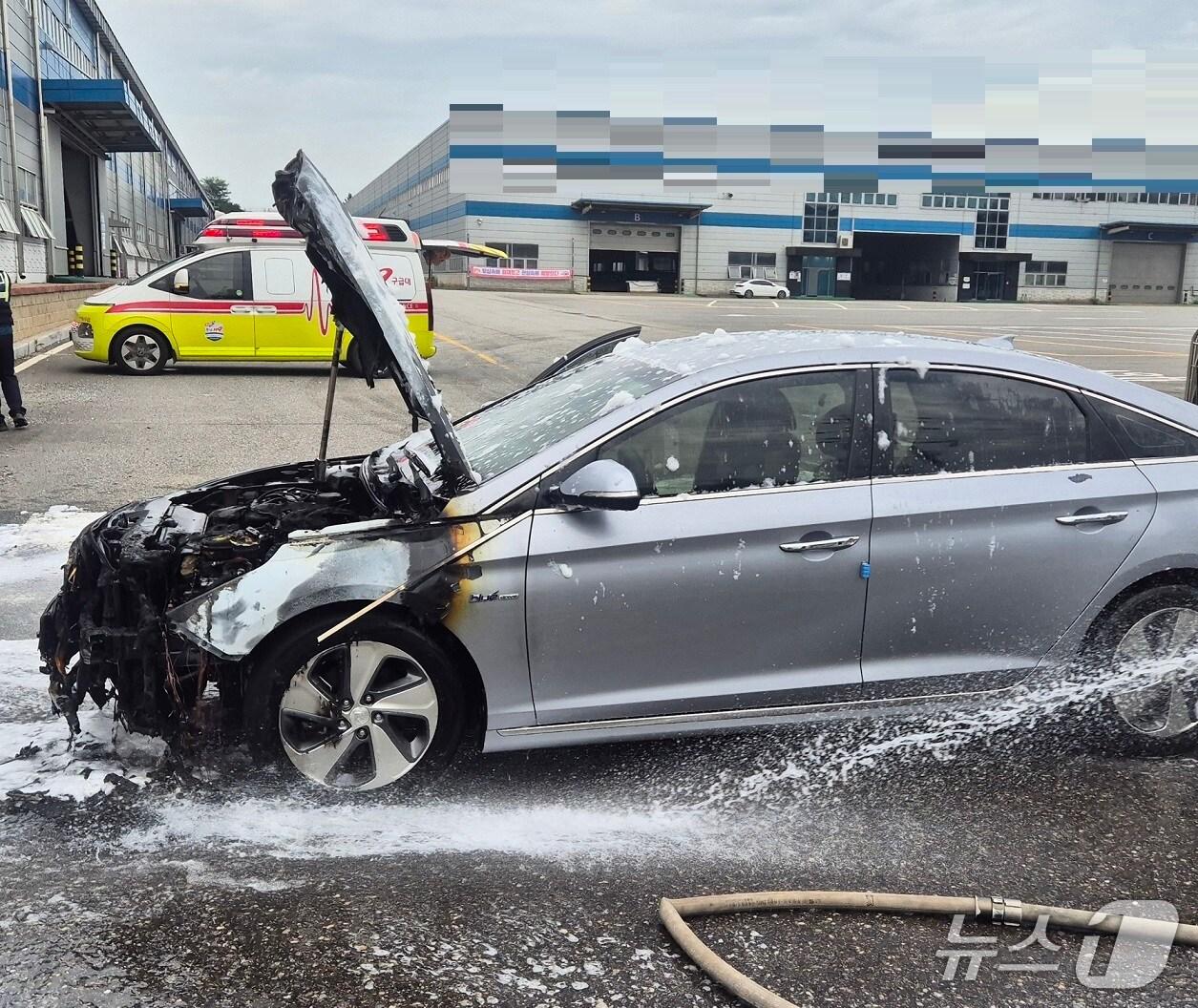 본문 이미지 -  당진 송악읍 차량 화재 현장. (당진소방서 제공, 재판매 및 DB금지) / 뉴스1