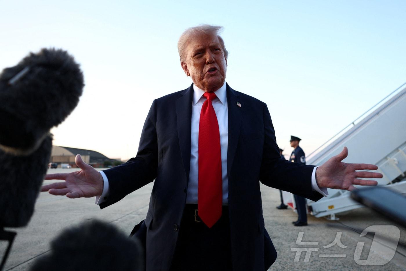 7일&#40;현지시간&#41; 도널드 트럼프 미국 대통령이 메릴랜드주 앤드루스 합동기지에서 취재진 질문에 답하고 있다. 2025.09.07 ⓒ 로이터=뉴스1 ⓒ News1 김지완 기자