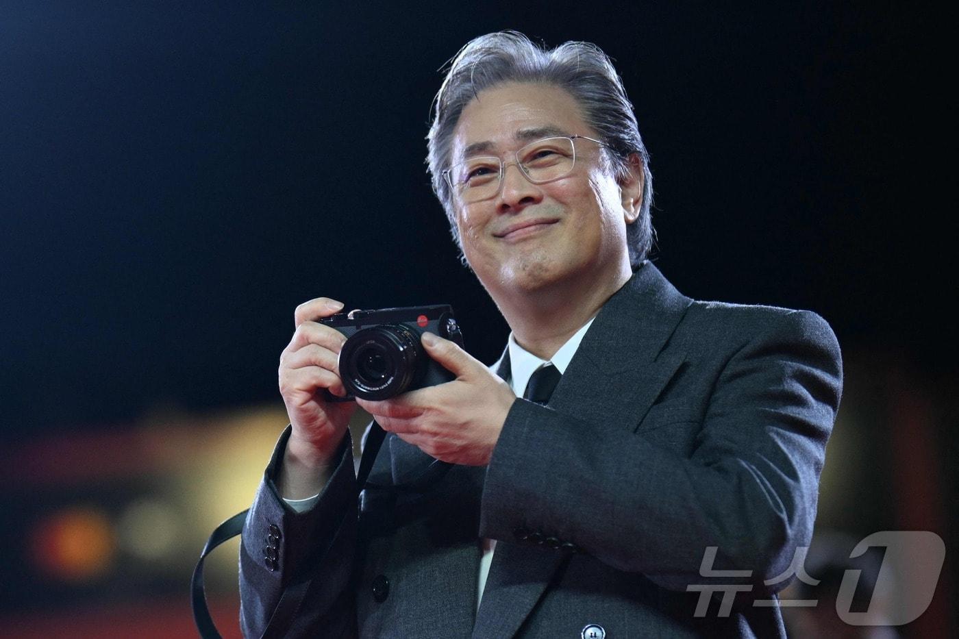 제82회 베니스 국제영화제에 참석한 박찬욱 감독 ⓒ AFP=뉴스1