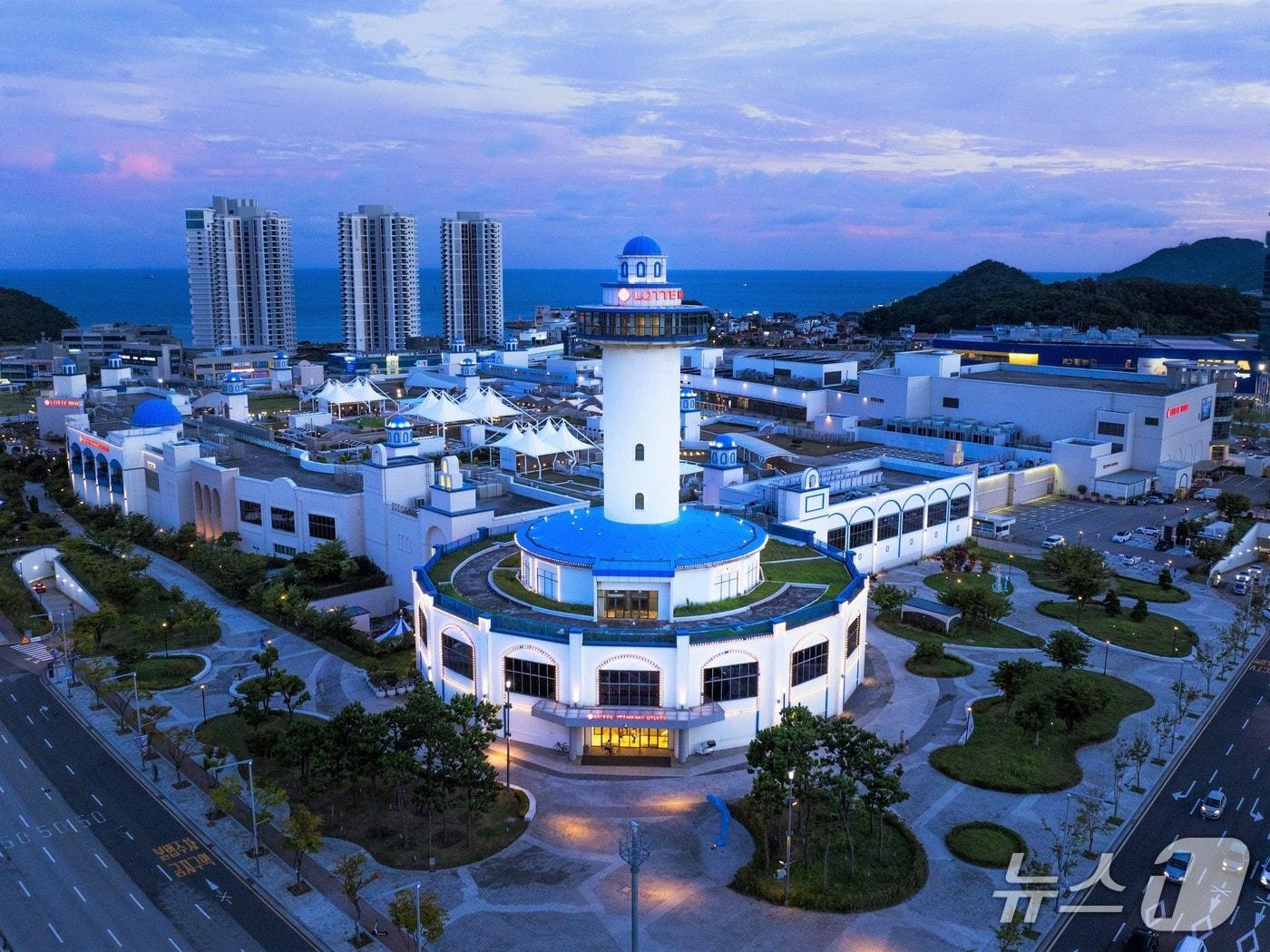 본문 이미지 - 롯데몰 동부산점 야간 전경.(롯데백화점 제공. 재판매 및 DB 금지)