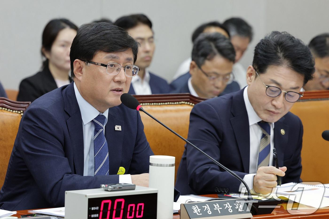 김성환 환경부 장관이 서울 여의도 국회에서 열린 기후위기 특별위원회 전체회의에서 의원 질의에 답변하고 있다. 2025.9.8/뉴스1 ⓒ News1 신웅수 기자