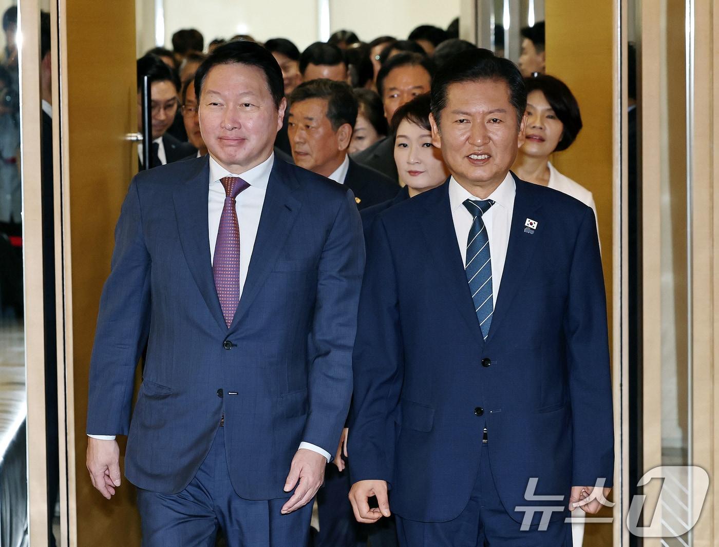 본문 이미지 - 정청래 더불어민주당 대표와 최태원 대한상공회의소 회장이 지난 9월 8일 오전 서울 중구 대한상의에서 열린 정책 간담회에 참석하고 있다. 2025.9.8/뉴스1 ⓒ News1 구윤성 기자