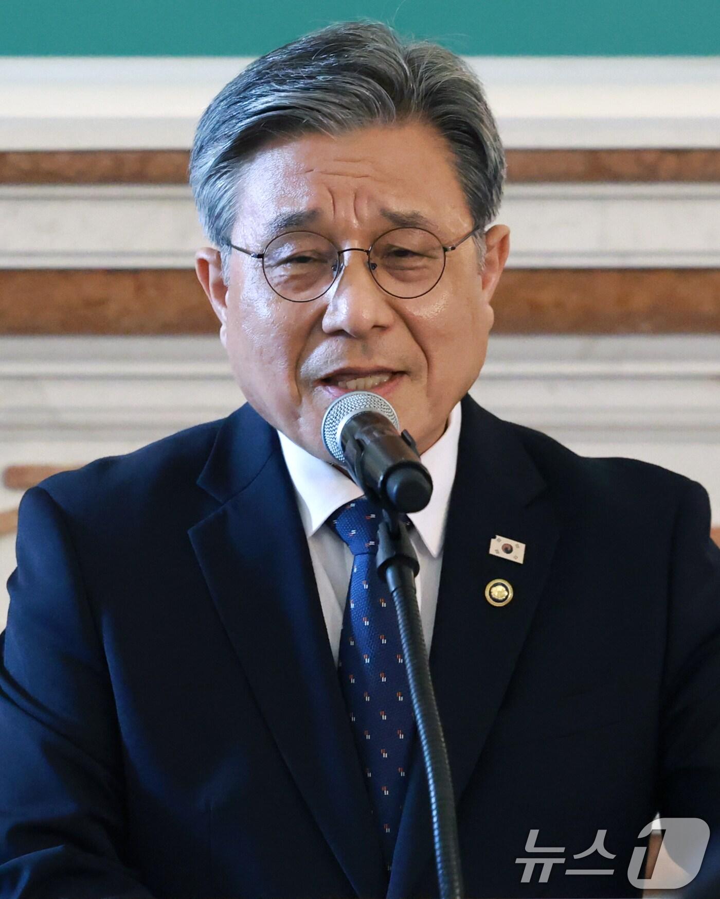 본문 이미지 - 허민 국가유산청장이 8일 서울 중구 덕수궁 석조전에서 취임 언론간담회를 열고 새 정부에서 중심적으로 추진할 국가유산 정책 과제를 발표하고 있다. 2025.9.8/뉴스1 ⓒ News1 권현진 기자