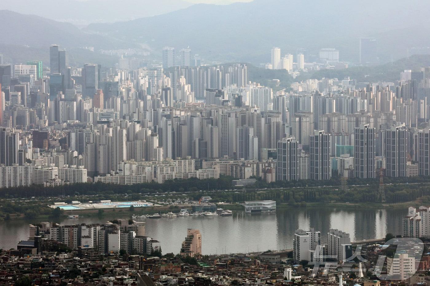  서울 남산타워에서 바라본 아파트 단지&#40;사진은 기사와 관련 없음&#41;. 2025.9.8/뉴스1 ⓒ News1 이광호 기자