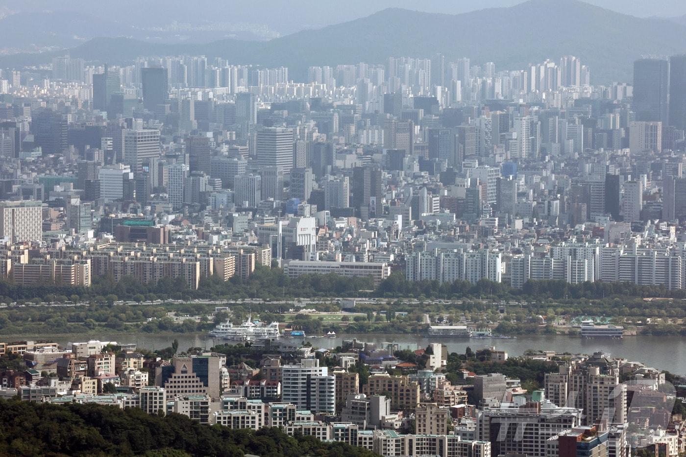 서울 남산타워에서 바라본 아파트 단지. 2025.9.8/뉴스1 ⓒ News1 이광호 기자