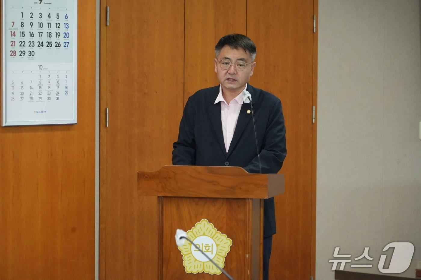 김상태 울산 북구의회 의장이 8일 열린 제227회 임시회 1차 복지건설위원회에서 조례안 설명을 하고 있다.(울산 북구의회 제공. 재판매 및 DB금지)/뉴스1