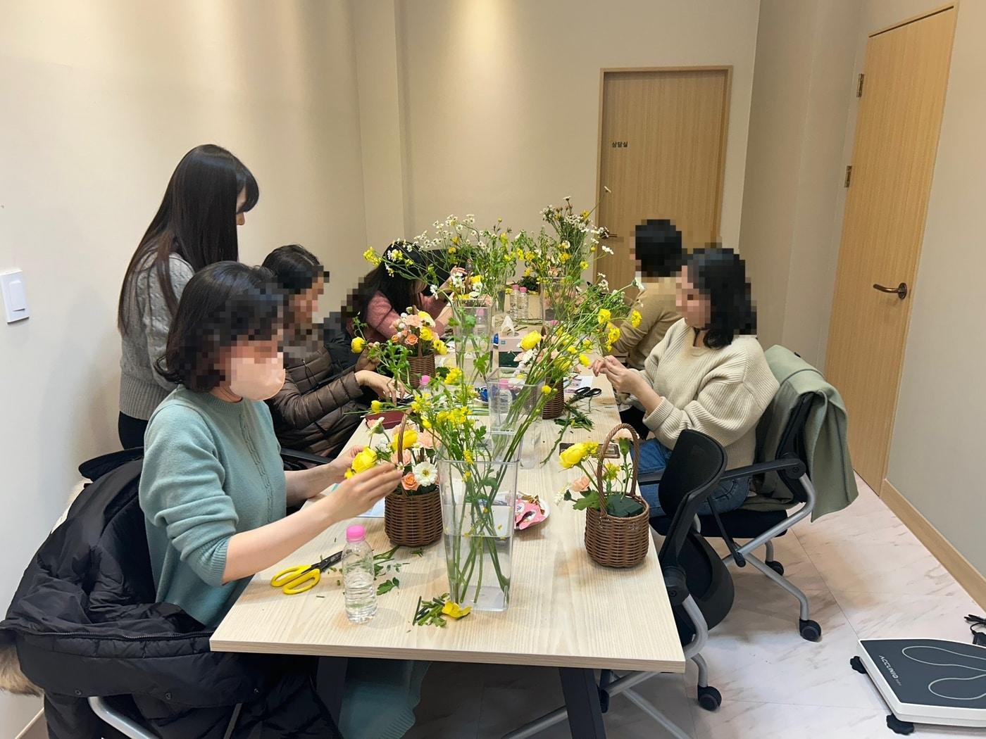 본문 이미지 - 집단프로그램(서울시 제공)