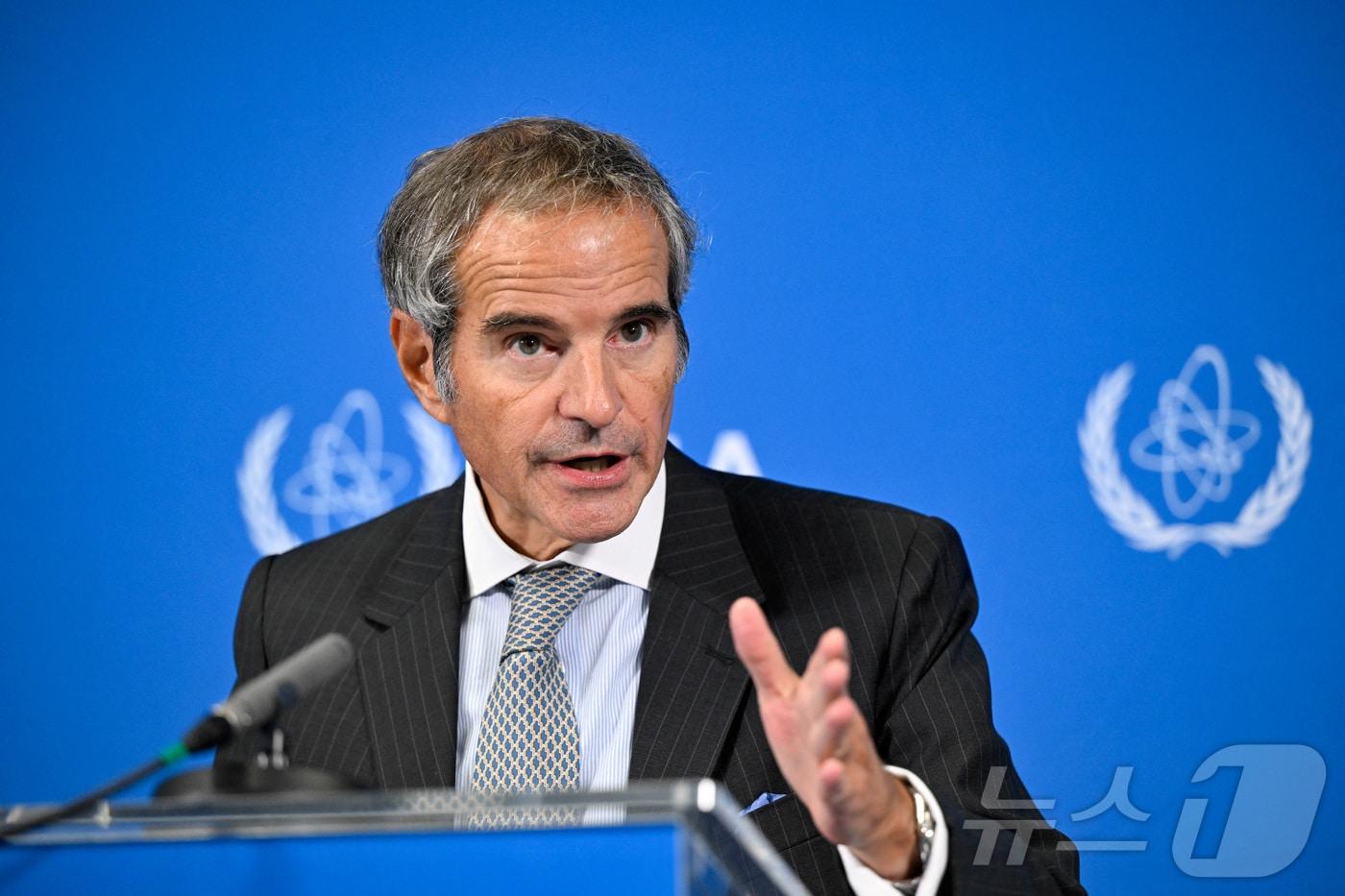 본문 이미지 - 라파엘 그로시 국제원자력기구(IAEA) 사무총장이 8일(현지시간) 오스트리아 비엔나에서 열리는 IAEA 분기별 이사회 개막일에 기자회견을 하고 있다. 2025.09.08 ⓒ 로이터=뉴스1