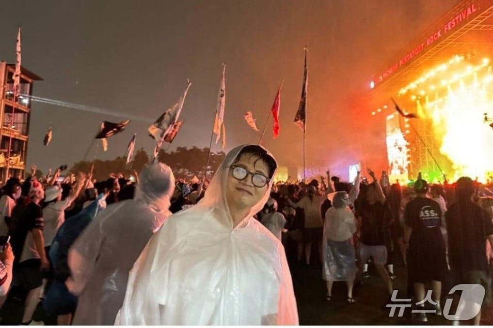 본문 이미지 - 한동훈 전 국민의힘 대표는 지난 8월 3일  인천 펜타포트 락 페스티벌에 참가, 유튜브 라이브방송을 했다. &#40;SNS 갈무리&#41; ⓒ 뉴스1 