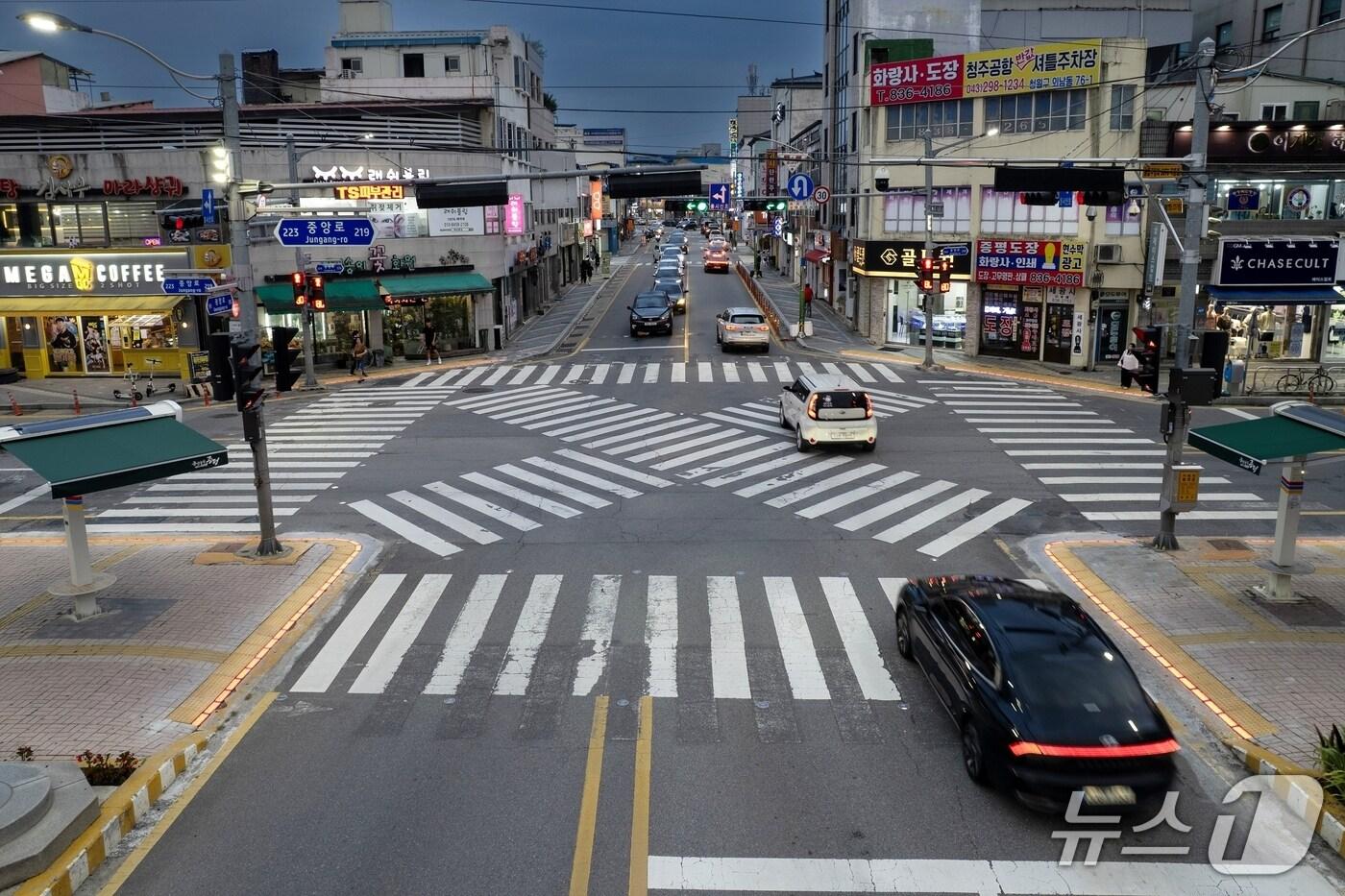 충북 증평군 증평읍 교동사거리 횡단보도가 최첨단 교통안전시스템을 갖췄다.&#40;증평군 제공, 재판매 및 DB금지&#41;/뉴스1
