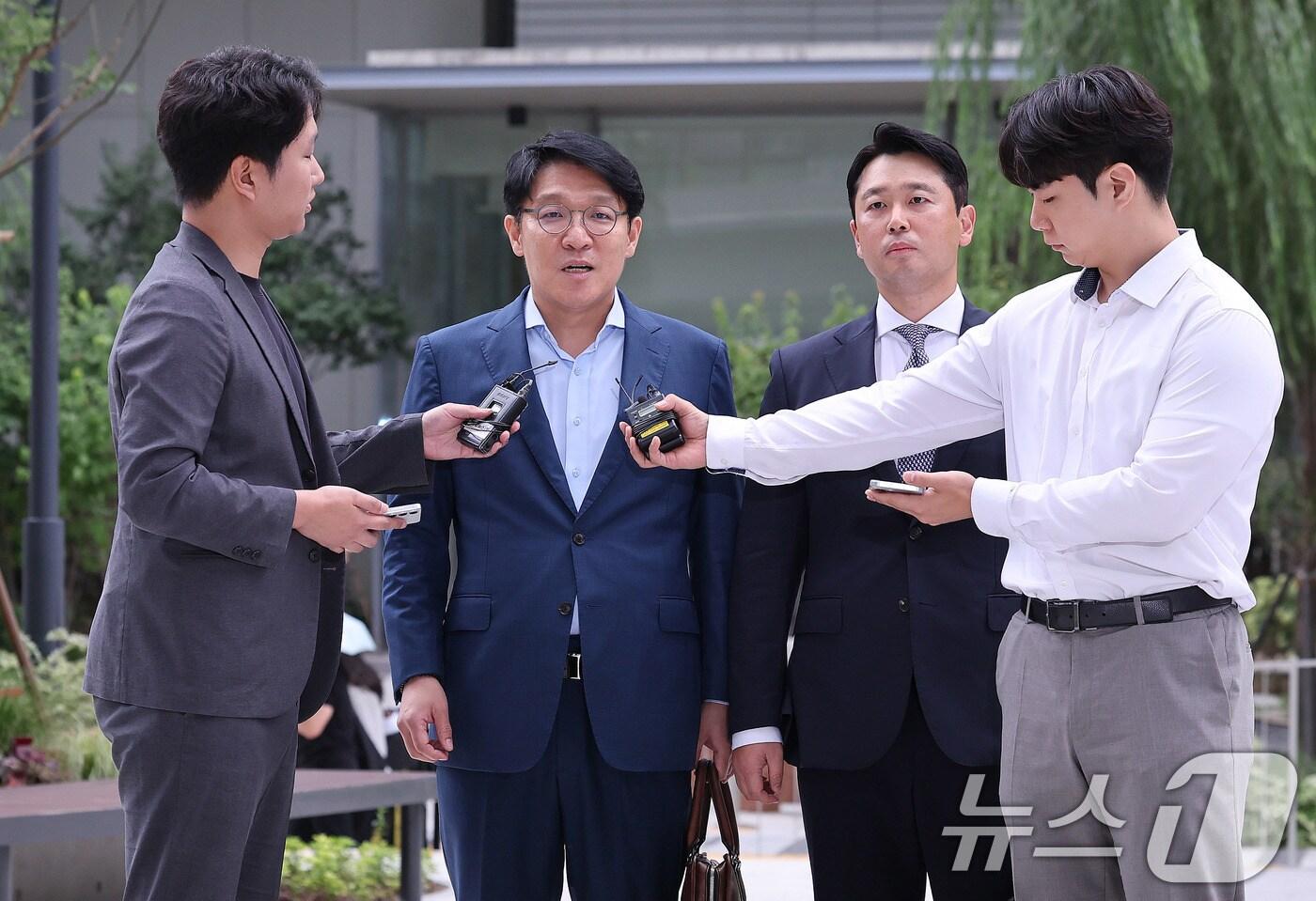 김상민 전 부장검사가 9일 서울 종로구 광화문에 마련된 김건희 특검팀 사무실에 조사를 받기 위해 출석하고 있다. 2025.9.9/뉴스1 ⓒ News1 박지혜 기자