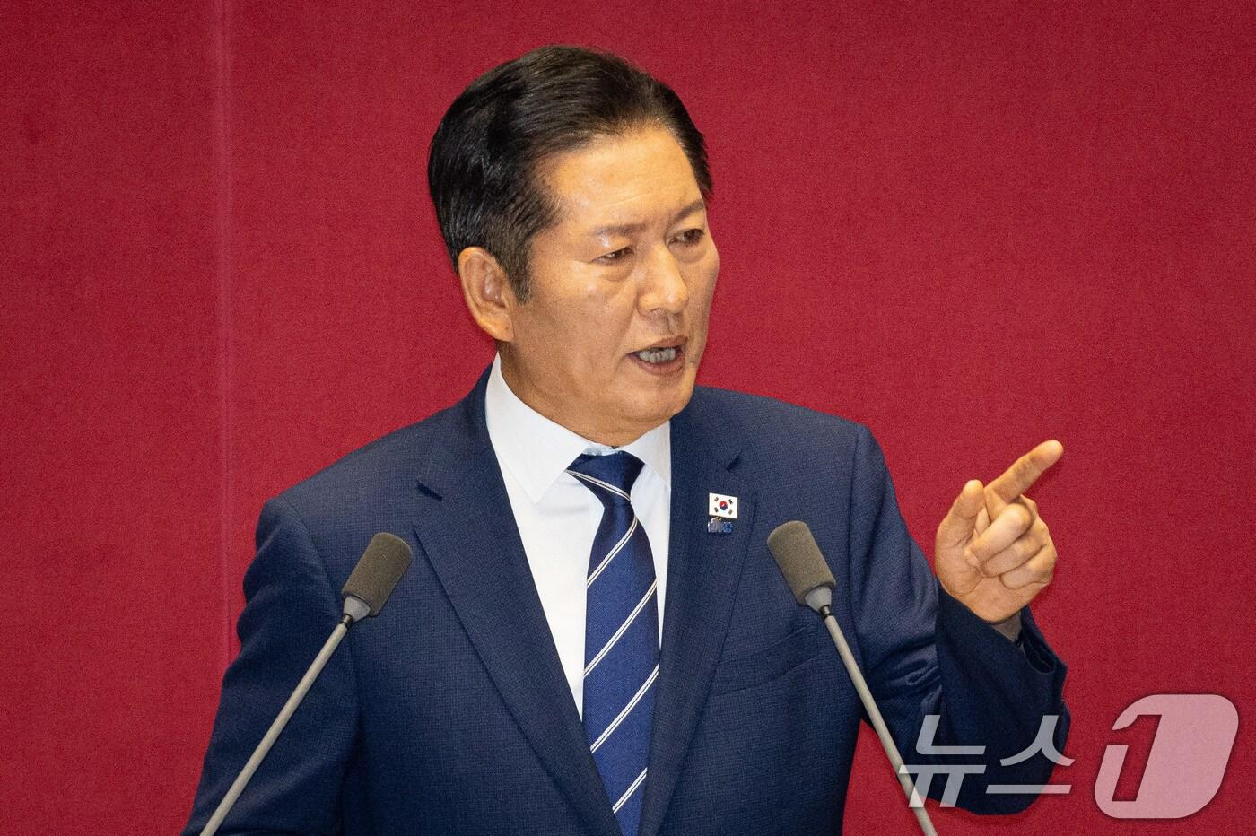 정청래 더불어민주당 대표가 9일 서울 여의도 국회에서 열린 제429회 국회(정기회) 제2차 본회의에서 교섭단체 대표 연설을 하고 있다. 2025.9.9/뉴스1 ⓒ News1 유승관 기자