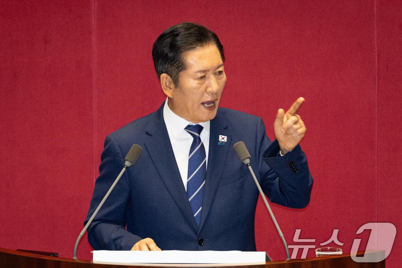 정청래 더불어민주당 대표가 9일 서울 여의도 국회에서 열린 제429회 국회(정기회) 제2차 본회의에서 교섭단체 대표 연설을 하고 있다. 2025.9.9/뉴스1 ⓒ News1 유승관 기자