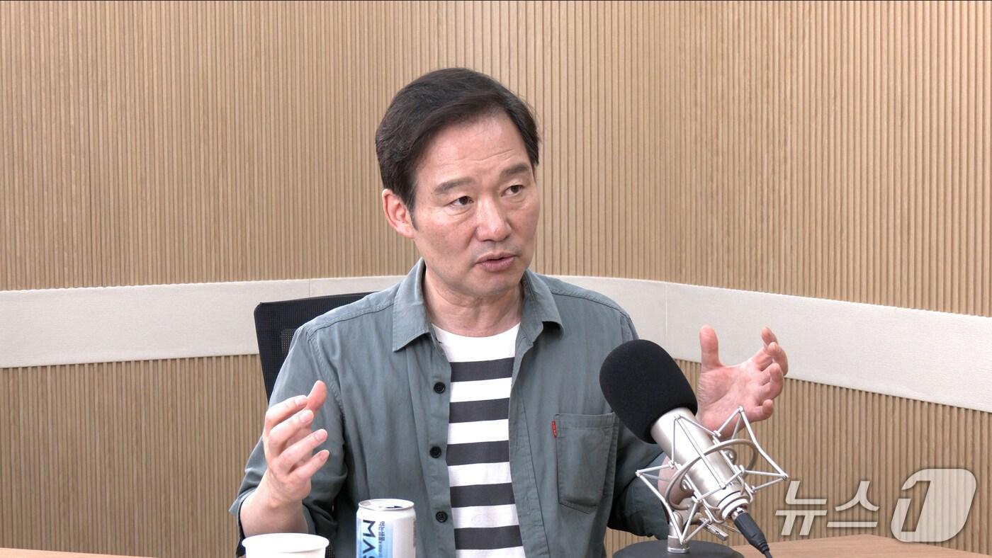 신지호 전 국민의힘 전략기획부총장이 9일 뉴스1TV &#39;팩트앤뷰&#39;에 출연해 질문에 답하고 있다.