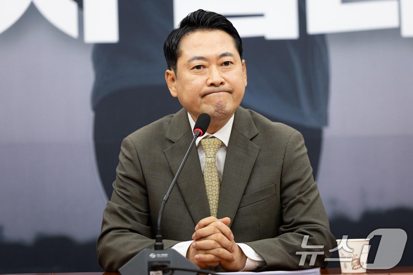 장동혁 국민의힘 대표가 9일 서울 여의도 국회에서 정청래 더불어민주당 대표의 교섭단체 대표 연설에 대한 입장을 밝히고 있다. 2025.9.9/뉴스1 ⓒ News1 유승관 기자